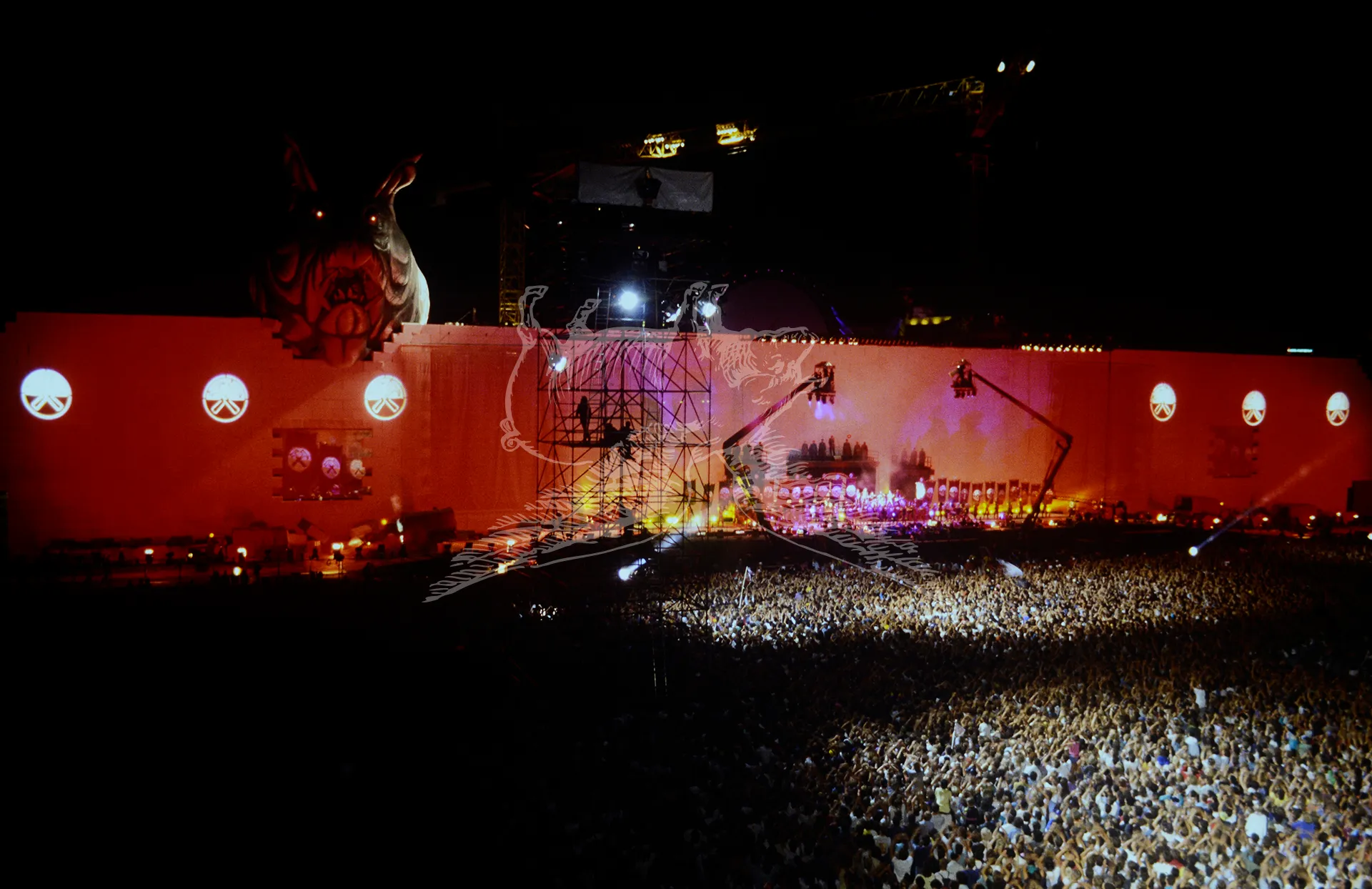 Roger Waters 2 Roger Waters – The Wall – Berlin 1990 (2 of 8 images)